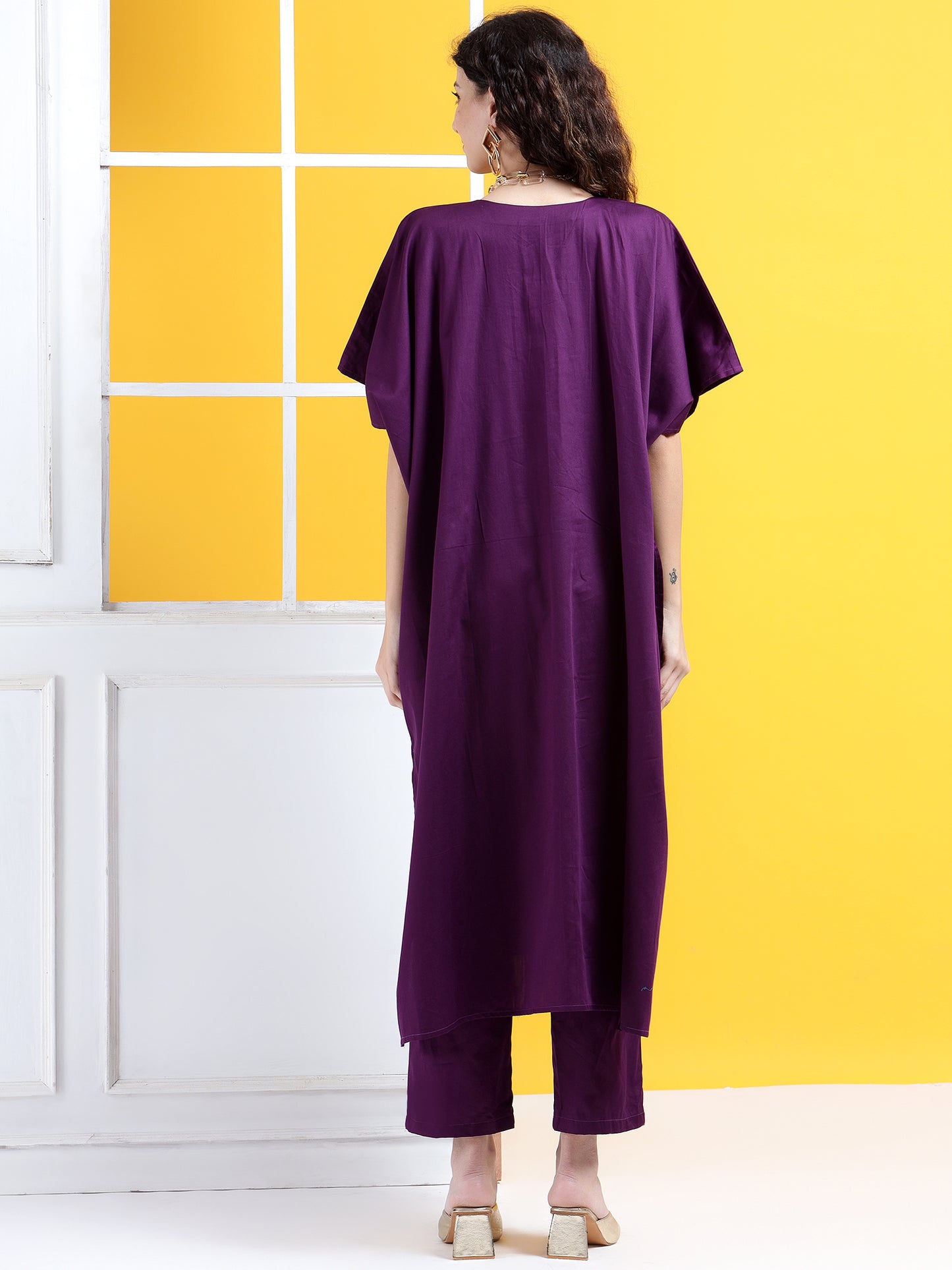 Monochrome Mastery Kaftan Style Suit- Set of 2