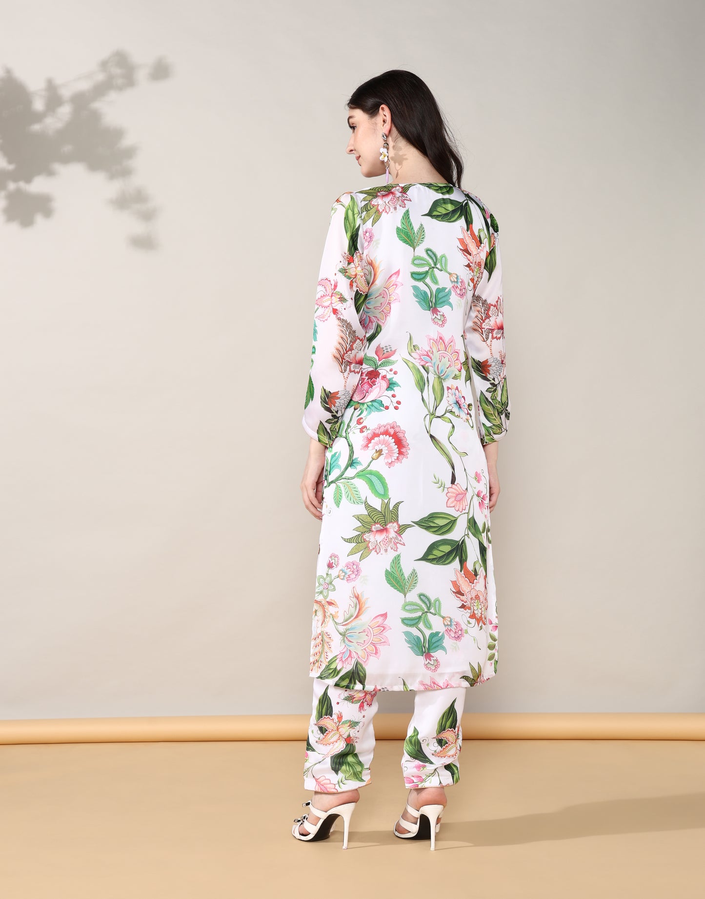 White floral Georgette satin suit with organza dupatta set of 3