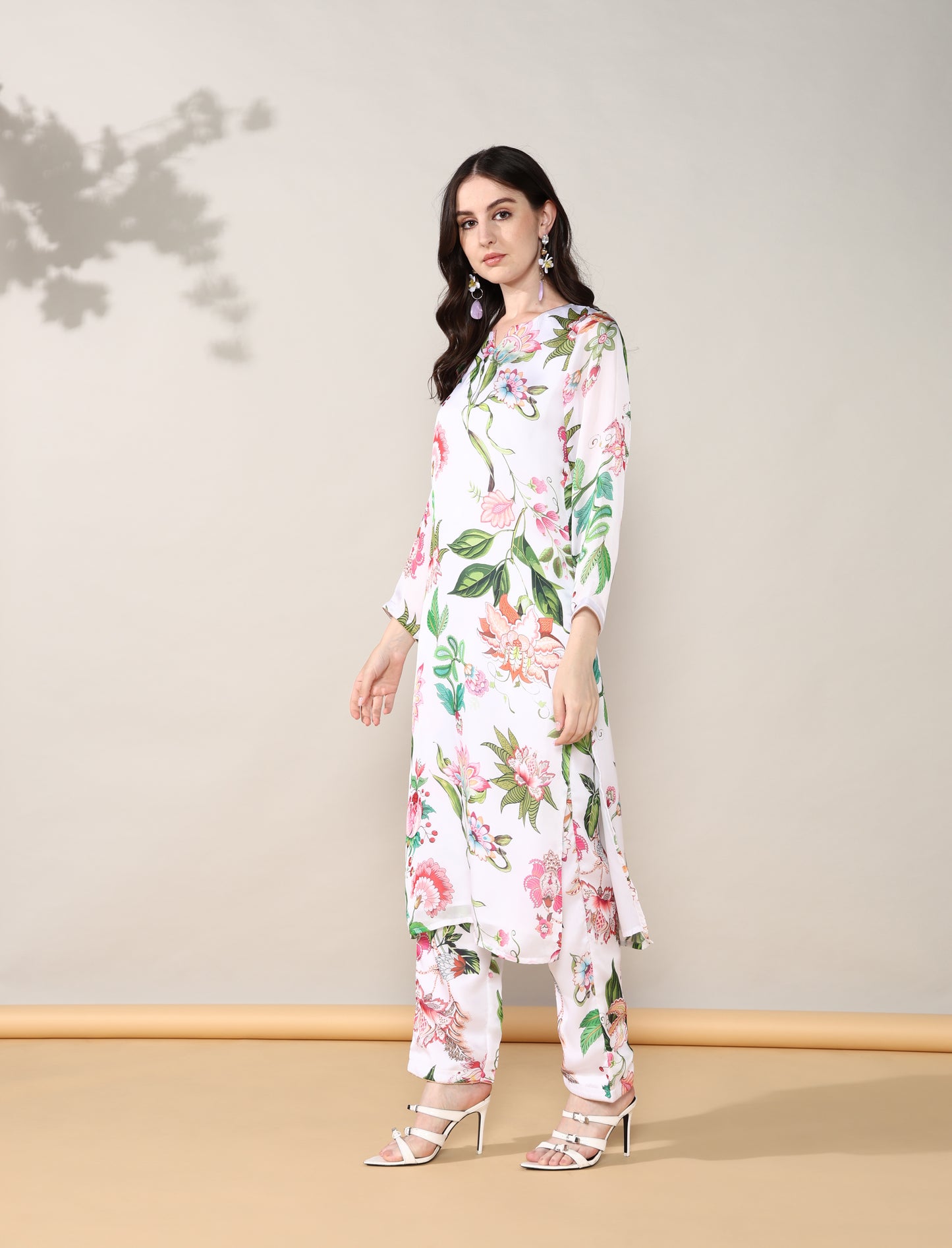 White floral Georgette satin suit with organza dupatta set of 3