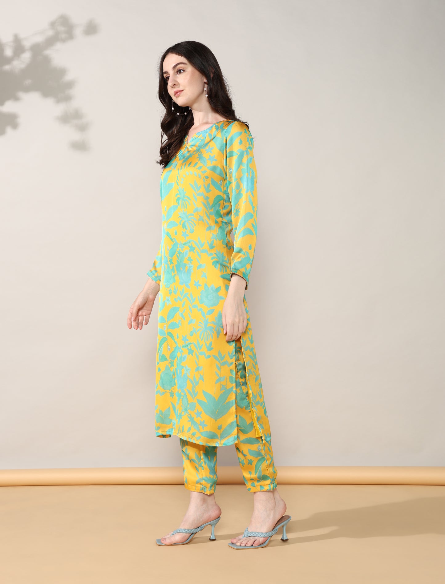 Mustard blue Georgette satin suit with organza dupatta set of 3