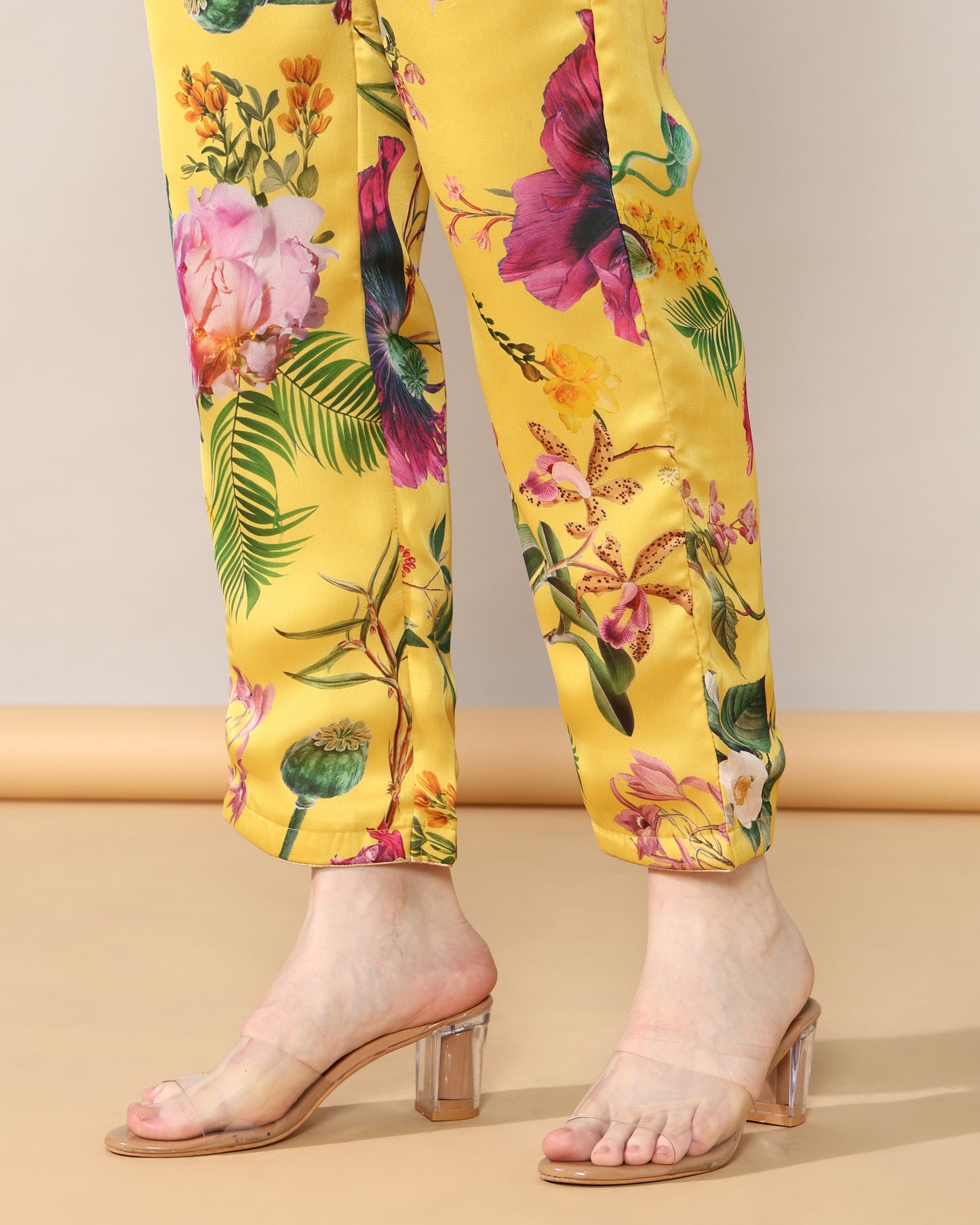 Yellow floral Georgette satin suit with organza dupatta set of 3
