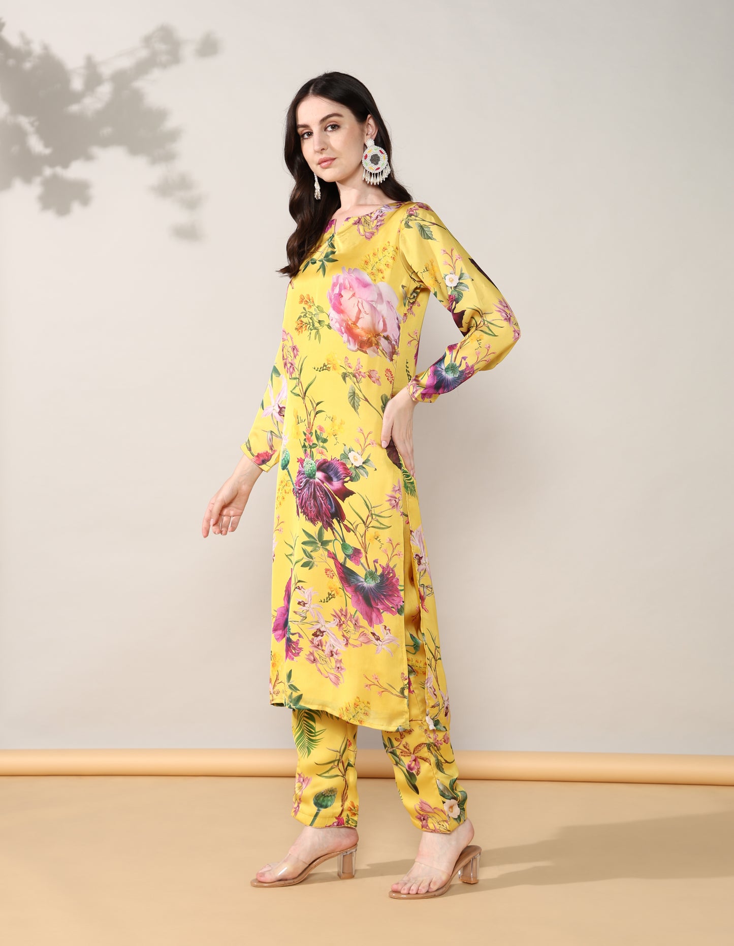 Yellow floral Georgette satin suit with organza dupatta set of 3