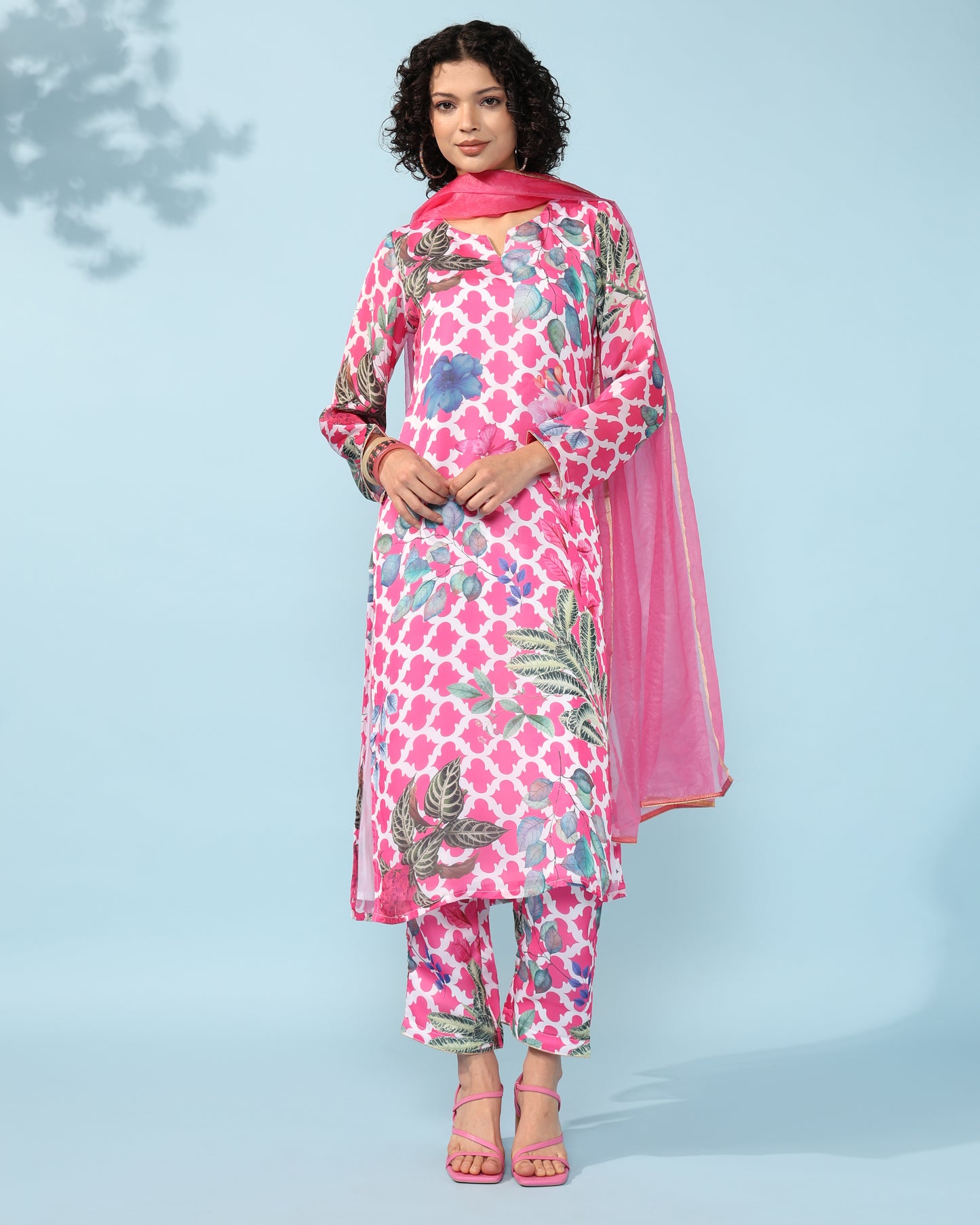 Pink floral Georgette suit with organza dupatta set of 3