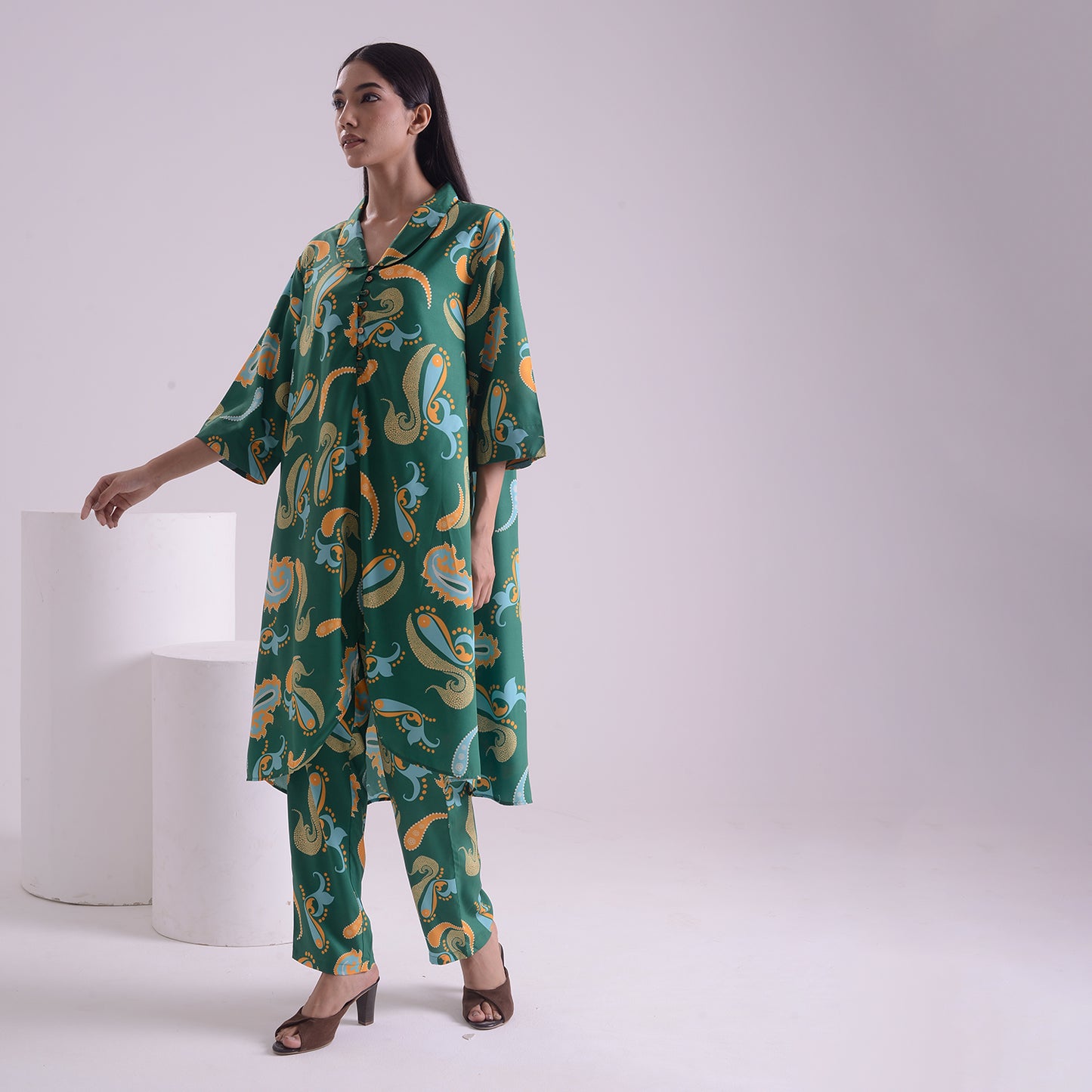 Green paisley printed suit set of 2