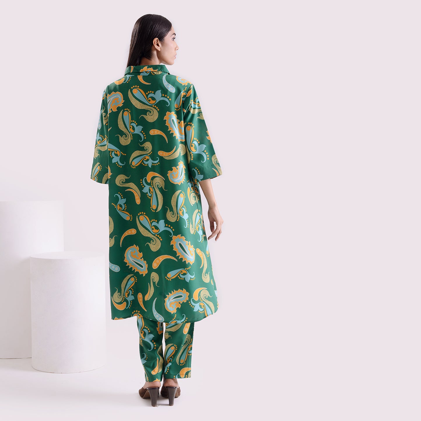 Green paisley printed suit set of 2