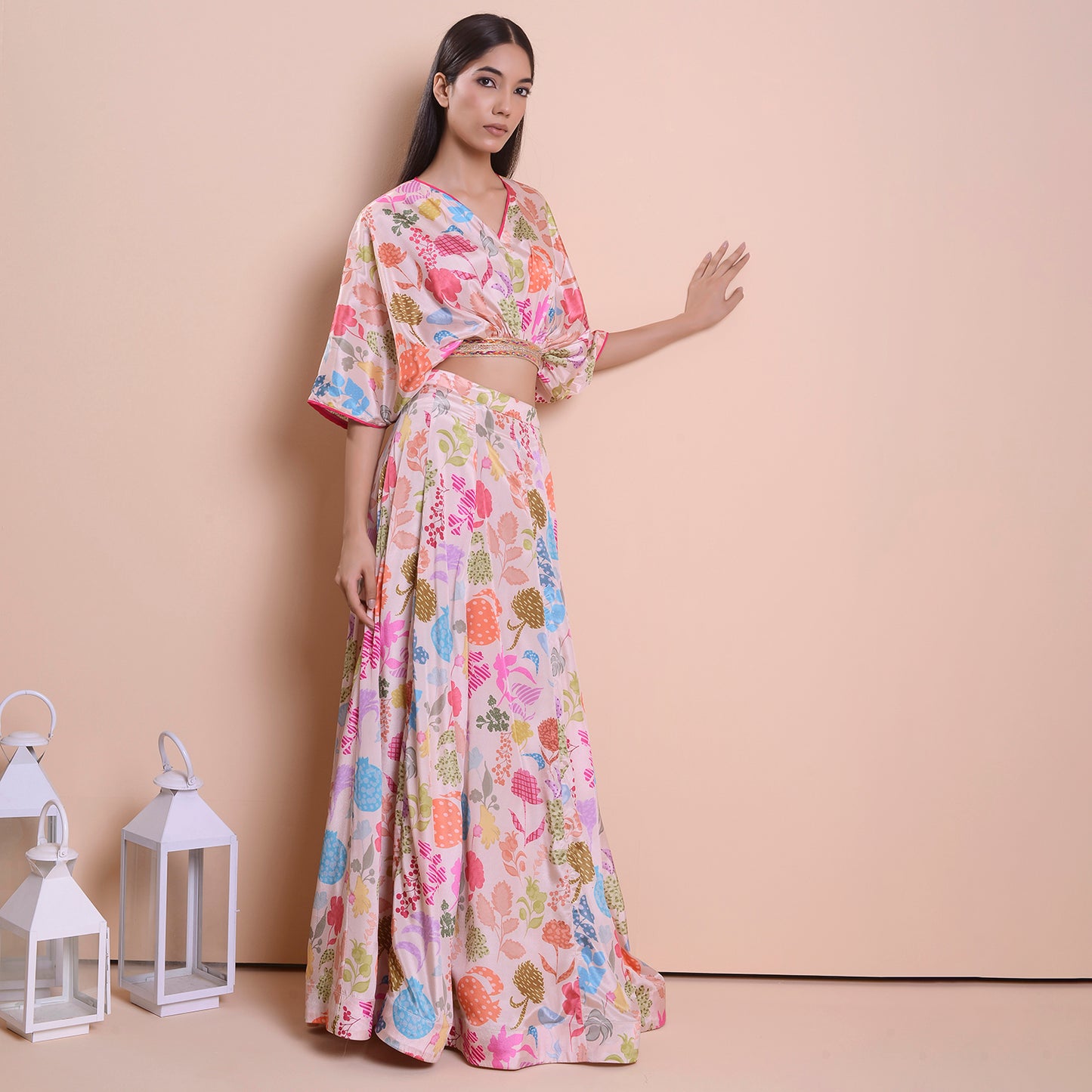 HOK ENSEMBLE Beige printed silk skirt with kaftan style top