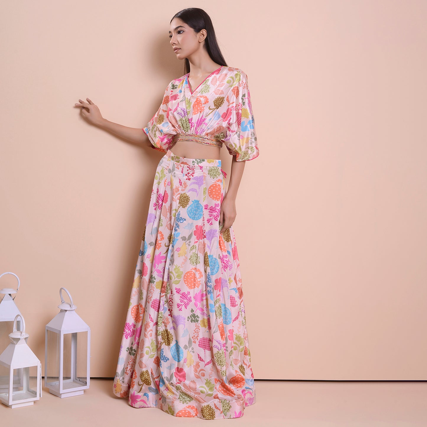 HOK ENSEMBLE Beige printed silk skirt with kaftan style top