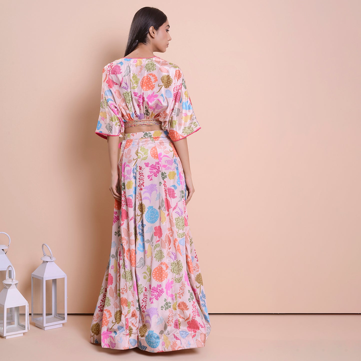 HOK ENSEMBLE Beige printed silk skirt with kaftan style top