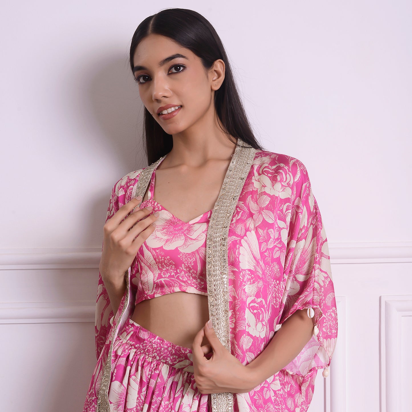 HOK ENSEMBLE Goergette satin skirt with long cape and blouse