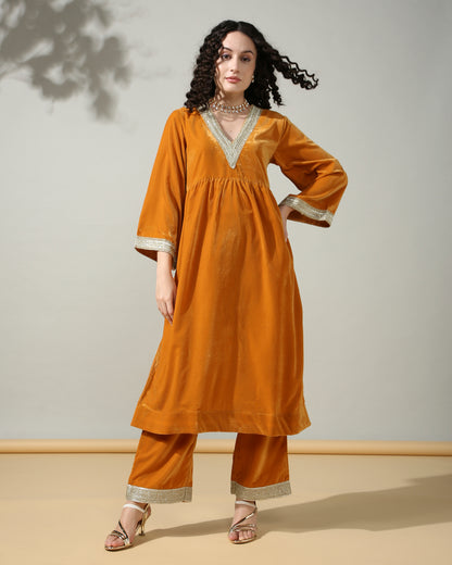 HOK ENSEMBLE - Yellow plain Velvet Suit set