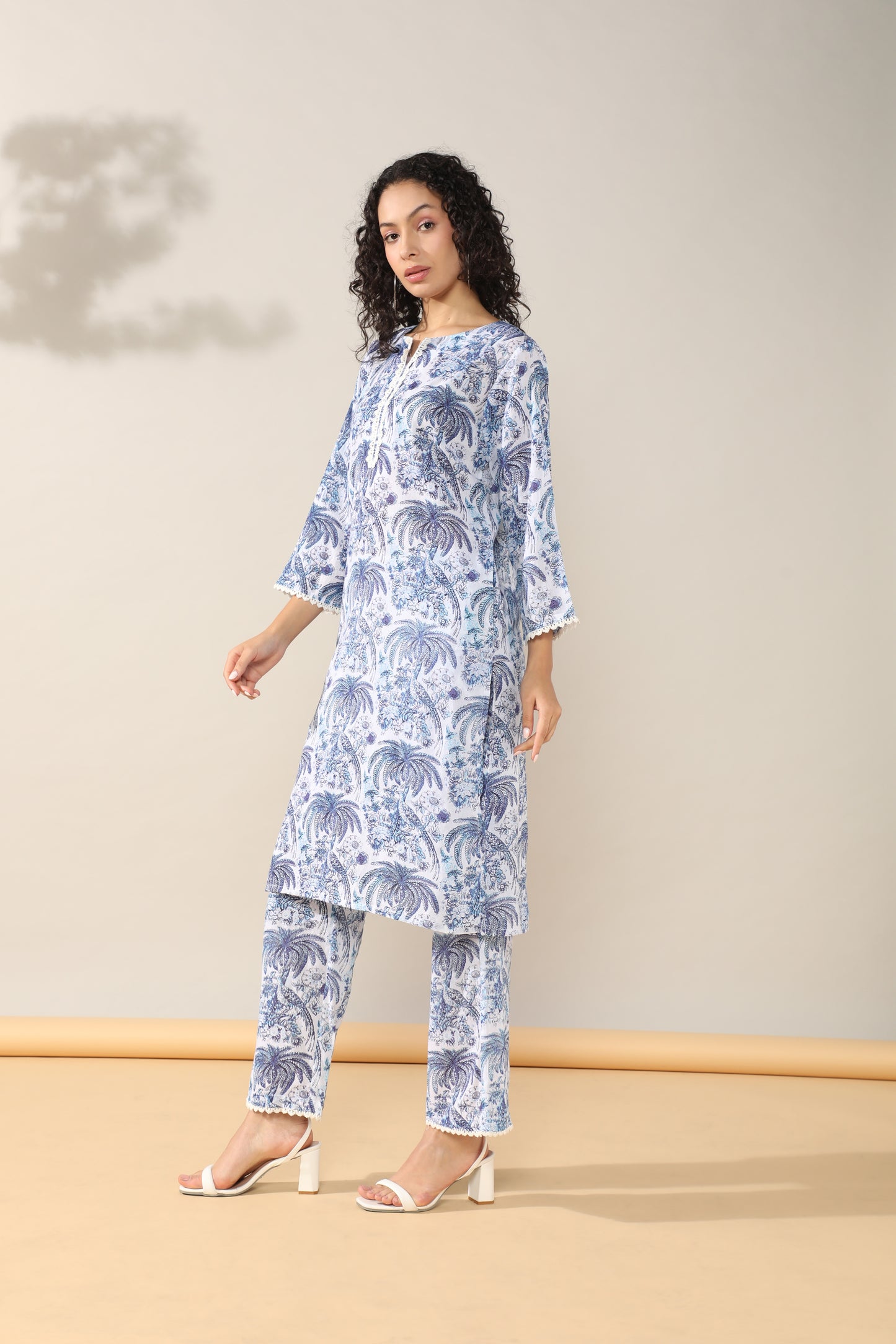 White blue Grace cotton suit set